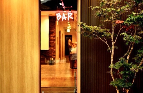 Oishi Hotel | Dot Hostel&Bar