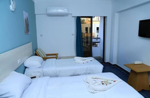 Sheraton Road -Sakkala Hotel | Lamera Hotel.