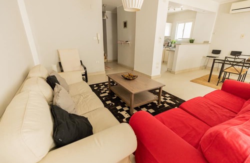 Taqseem Laselky Apartment | Lily Mint Retreat Inviting 3BR Apartment