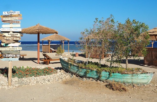 El Quseir Hotel | Roots