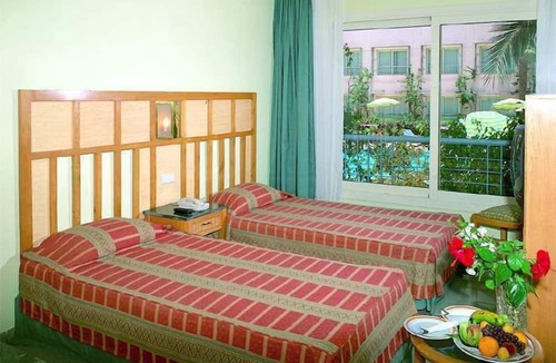 Sheraton Road -Sakkala Hotel | Sea Garden Hotel