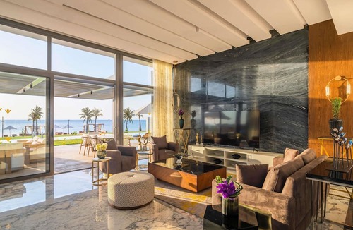 Village Road Hotel | Rixos Premium Magawish Suites and Villas