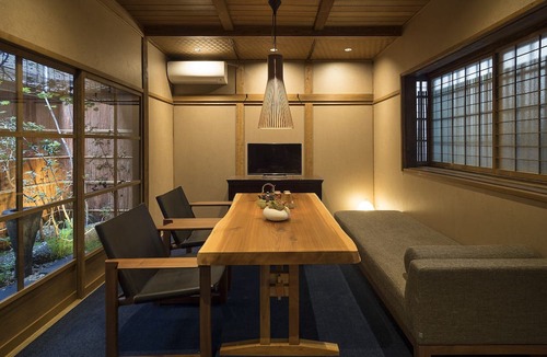 Sannenzaka Ninenzaka House | Bonbori an