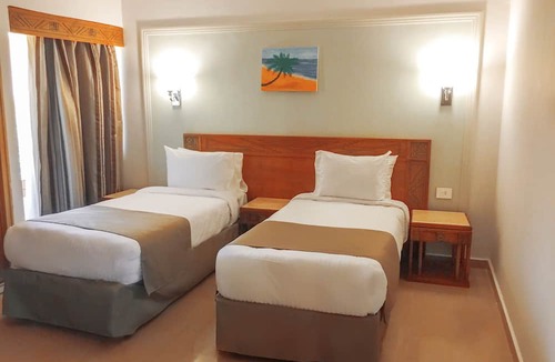 Dawwar Saqr Hotel | Green Leaves Aqua Park Beach Resort North Coast
