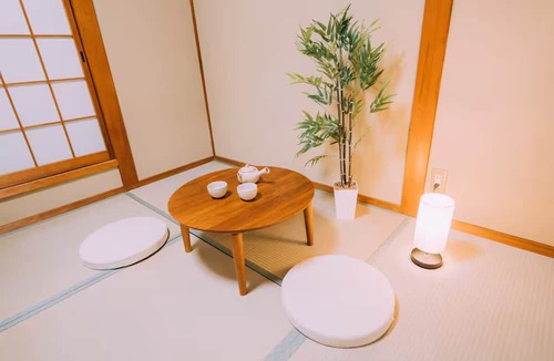Joto House | Osaka Castle House, Sleeps 14, Pet OK · Parking