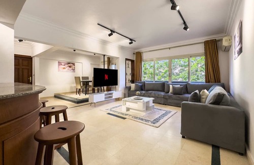 Taqseem Laselky Apartment | Xuru Stays I The 2bdr Velvet Vibe @ Maadi