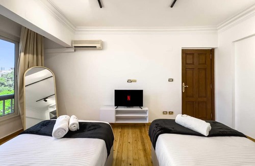 Taqseem Laselky Apartment | Xuru Stays I The 2bdr Velvet Vibe @ Maadi