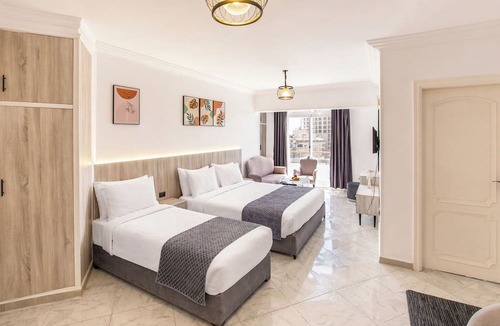 Al Duqqi Hotel | Nile x hostel