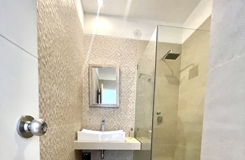 Asia House | Privacy and Luxury experience. Beach House and 5 Stars Hotel VPX Access Pass.
