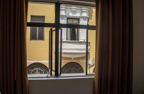 Lima Historic Center Hostel | Plaza Mayor Lima