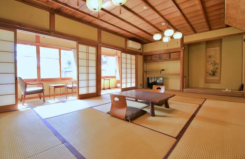 Yoshino House | Chikurinin Gunpoen
