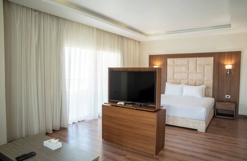 Village Road Hotel | Rivoli Suites