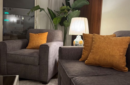 Zamalek Apartment | Nile View Apartment - Sleeps 4 & Balcony