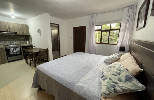 Trujillo Apartment | HuanchacoStudio/KingBed/Balcony/Tv/Wifi