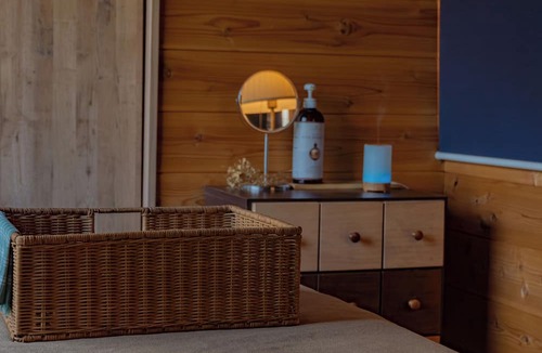 Nada Ward Cabin | RENEST