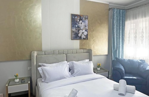 Qasr an-Nil Apartment | Two-bedroom apartment in Qasr El Nil district overlooking the Nile River