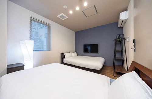 Tennoji Hotel | Rooftop Terrace | 5-Bedroom Private Building | 14 Beds | 3 Minutes to the Station | Near Namba