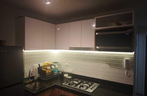 Santa Beatriz Apartment | “Bienvenido a este moderno departamento de una habitación y media,