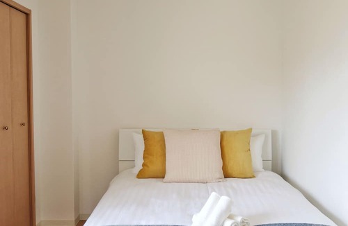 Naniwa Apartment | Daikoku Apartment 7F