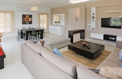 Al Alamayn Ski Chalet | Prime Holidays Amwaj