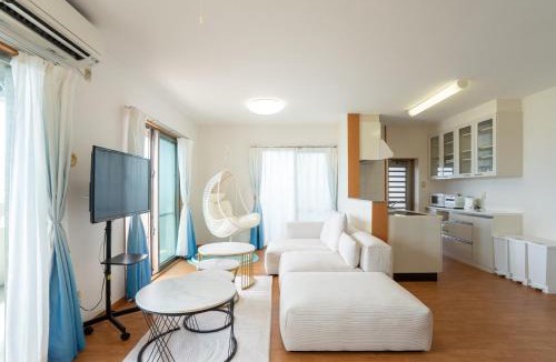 Ginoza Apartment | ocean view宜野座は2026年8月オープンの2LDKの8階でオーシャンビュー駐車場2台可能