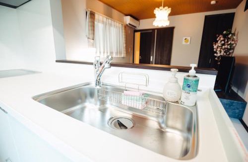 Higashinari Villa | New! Direct access to Namba es-Maison今里 新深江駅徒歩2分 広々3LDK一棟貸切 大型駐車場付き 最大11名
