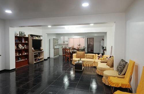 Carabayllo House | Entire House 2 Floors Free Airport Pickup