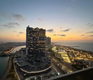 Al Alamayn Apartment | Luxury LD One Apt Full Sea & Lagoon