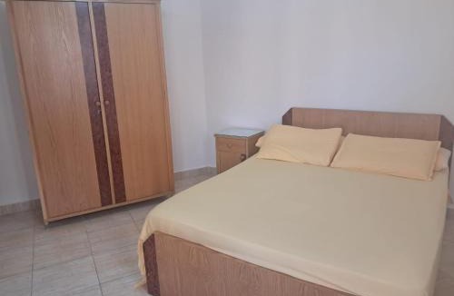 Shurtah al-Dakhlah Ski Chalet | Chalet in Lazordy bay