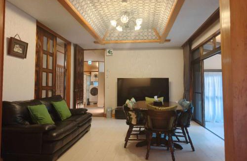 Beppu Villa | 山海温泉別荘Hot Spring Villa