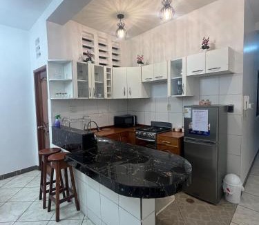 Iquitos House | Habitación Premium 1A Maynas 100 - Moderno y centrico con baño