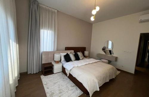 Al-Khalifa House | Private Pool 5BR Villa at Celesta Hills with Golf Views