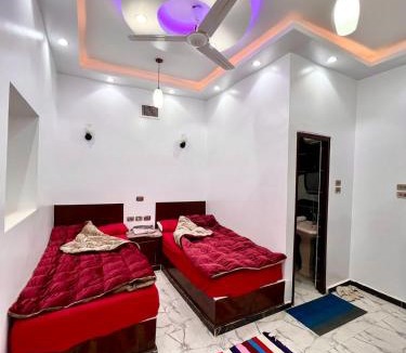 Aswan Hotel | The white House