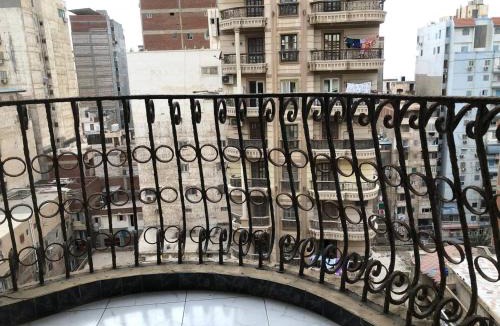 Al-Muntazah Apartment | Seafront 2R1B in 'Palace of Peace' Tower