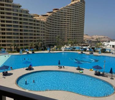 Ras Sudar Apartment | OlL porto Sokhna Pyramids sae view