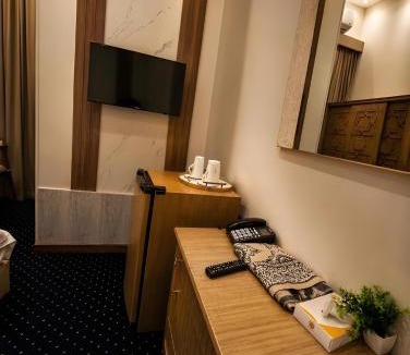 Qasr an-Nil Hotel | Tahrir Crown View Hotel - Downtown