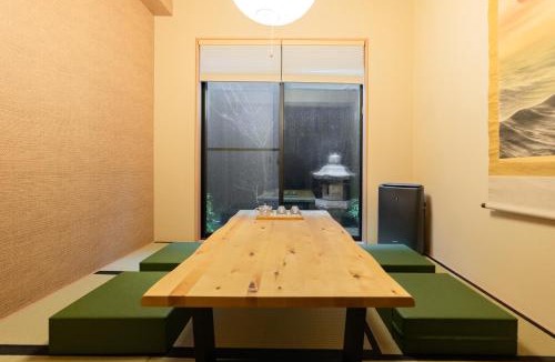 Tsuruhashi Villa | 鶴Inn 鶴橋駅徒歩7分 難波 梅田 天王寺 関西空港 奈良へ直通 贅沢な和モダン一軒家 花栖居