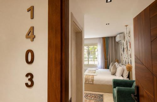Garden City Hotel | Luxury hotel studio at Garden city l Downtown