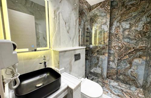 Garden City Hotel | Luxury hotel studio at Garden city l Downtown