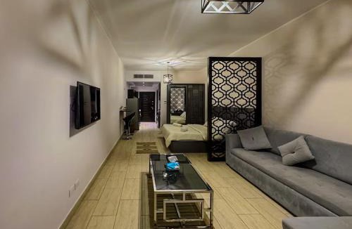 Village Road Apartment | Aldau heights sunset