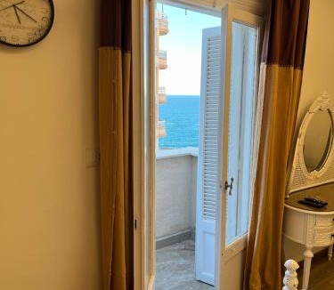 Al-Muntazah Apartment | شقة فندقية راقية ڤيو البحر بميامي الاسكندرية A unique sea view apartment in Miami, Alexandria