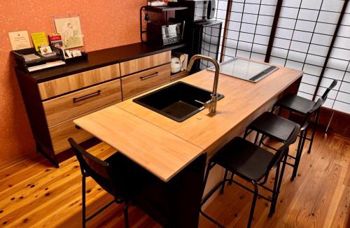 Higashiyama House | Kanazawa Machiya 東風 Tong Poo