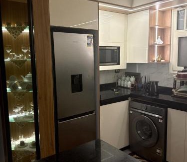Sheikh Zayed City Apartment | Apartment with a garden on the ground floor, hotel furnishings