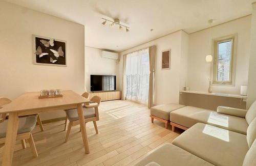 Jujo House | 4BR 10pp 6-min JR Direct Shinjuku Shibuya