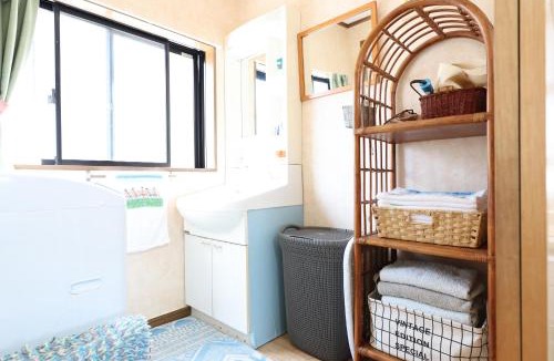 Okazaki House | 広々2LDK一軒家 民泊こゆり Minpaku Koyuri 最大6名 無料駐車場 岡崎駅車8分