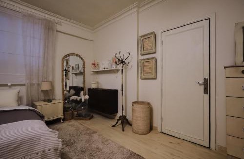Agouza Apartment | Vintage, Artistic 2BDR in Mohandeseen By Kemetland