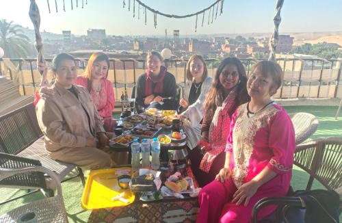 Giza House | LOAY PYRAMIDS VIEW