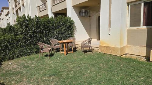Ain Sokhna Apartment | Ground-floor chalet in Garden, 3 bedrooms, in Lasrinetta, Mini Egypt