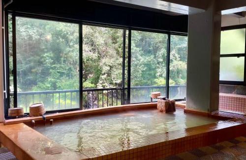 Kirishima Hotel | 天然温泉旅館 繁花荘せせらぎ