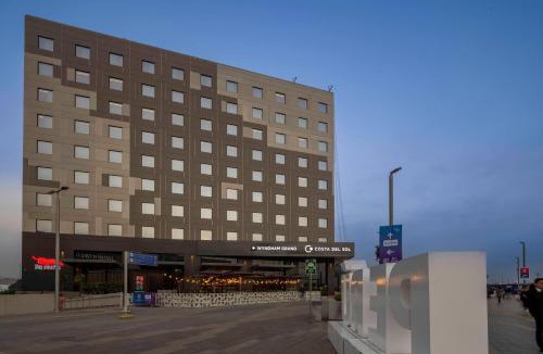 Callao Hotel | Wyndham Grand Costa Del Sol Lima Airport